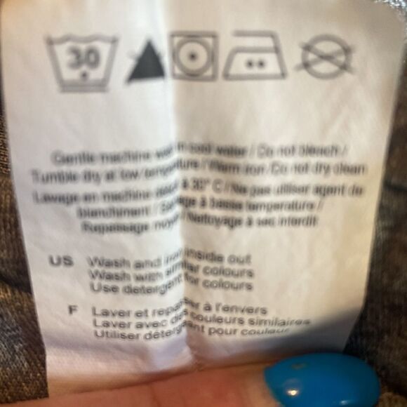 Puma grey short sleeve logo tee, size XL, good used condition - Picture 8 of 9